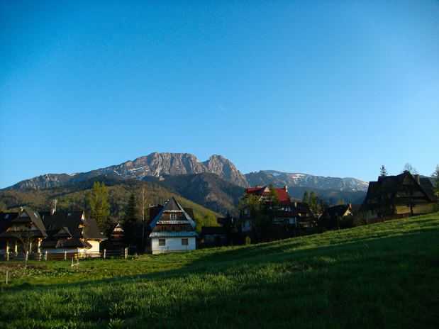 Mountains and houses in the Tatras